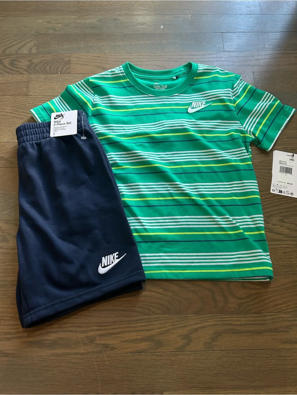 NWT Nike Boys Set size 7